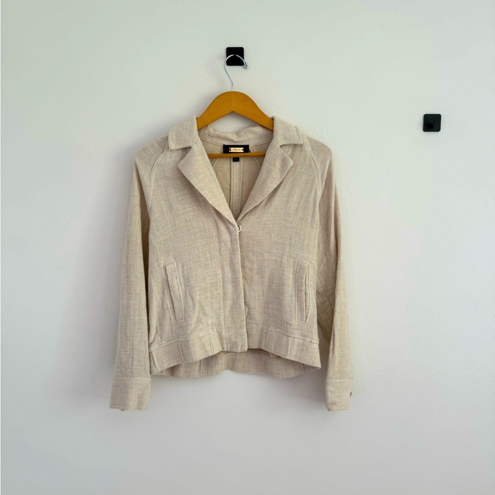 Greylin Collared Summer Jacket in Light Beige - Picture 3 of 6